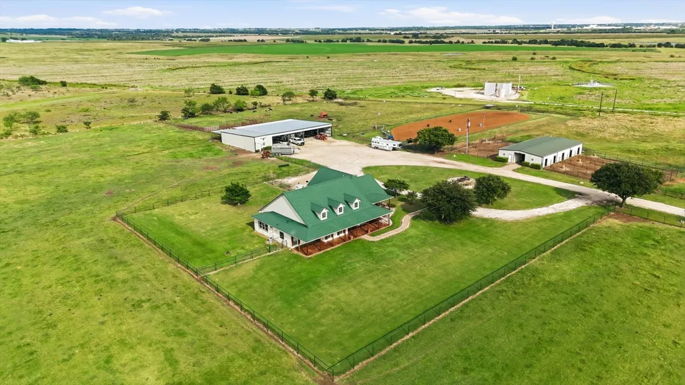 1990 State Highway 81 Hillsboro, TX 76645