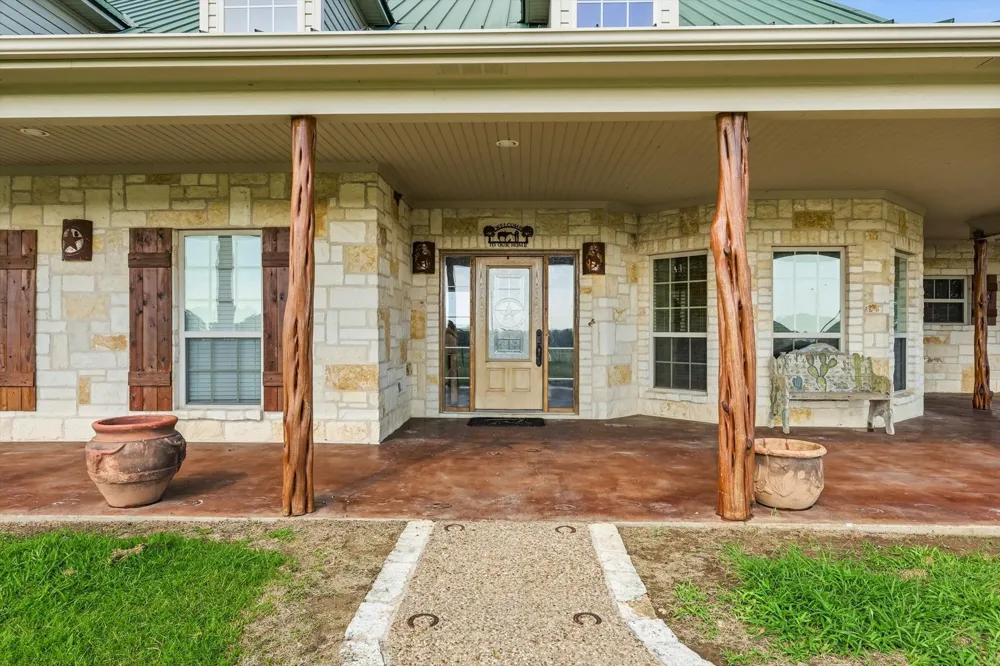 1990 State Highway 81 Hillsboro, TX 76645