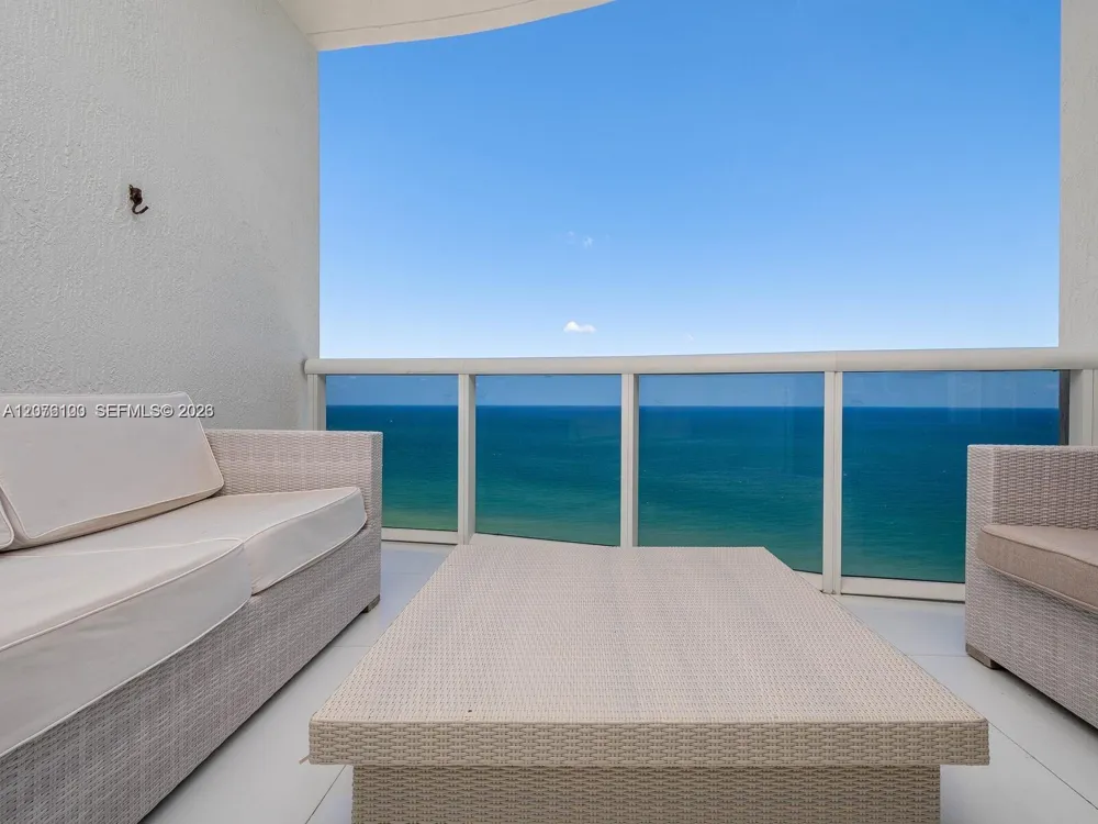 15901 Collins Ave #2504 Sunny Isles Beach, FL 33160