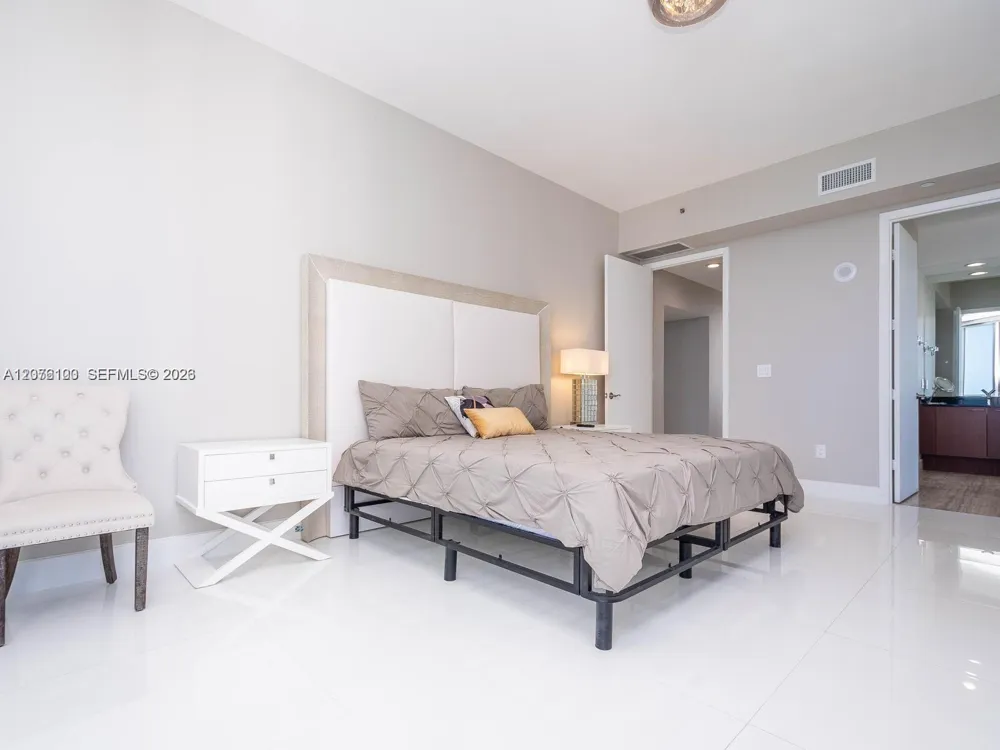 15901 Collins Ave #2504 Sunny Isles Beach, FL 33160