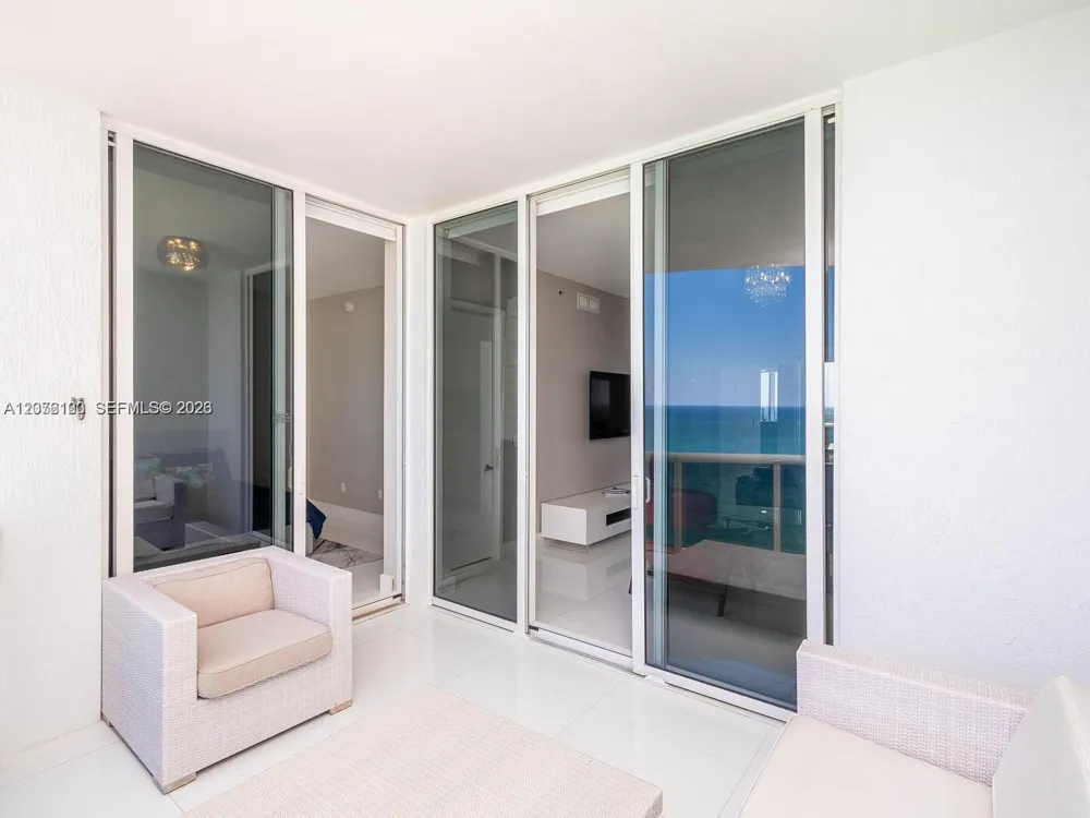 15901 Collins Ave #2504 Sunny Isles Beach, FL 33160