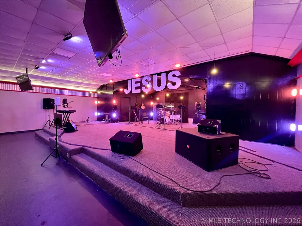 2710 S Cherokee Drive Muskogee, OK 74403