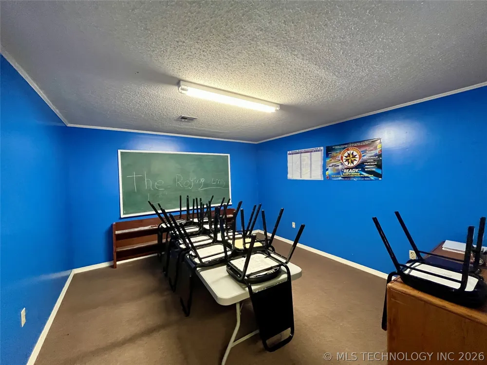 2710 S Cherokee Drive Muskogee, OK 74403