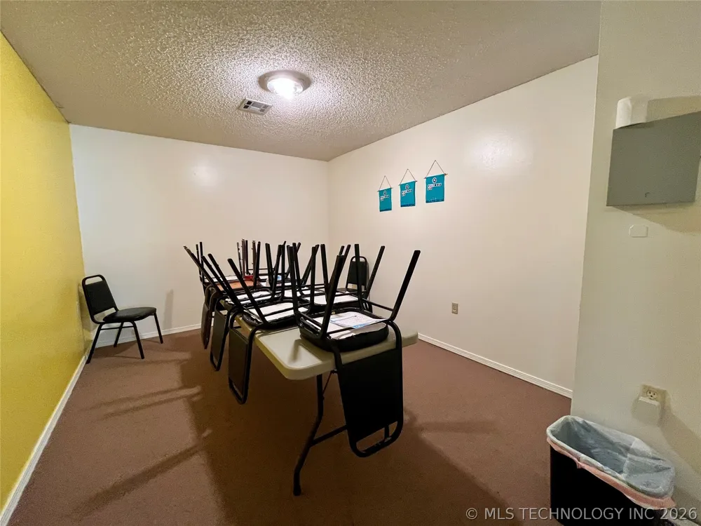 2710 S Cherokee Drive Muskogee, OK 74403