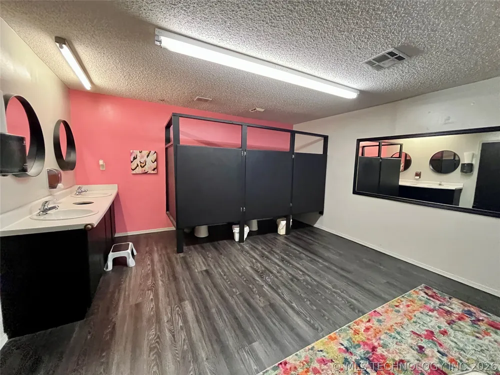 2710 S Cherokee Drive Muskogee, OK 74403