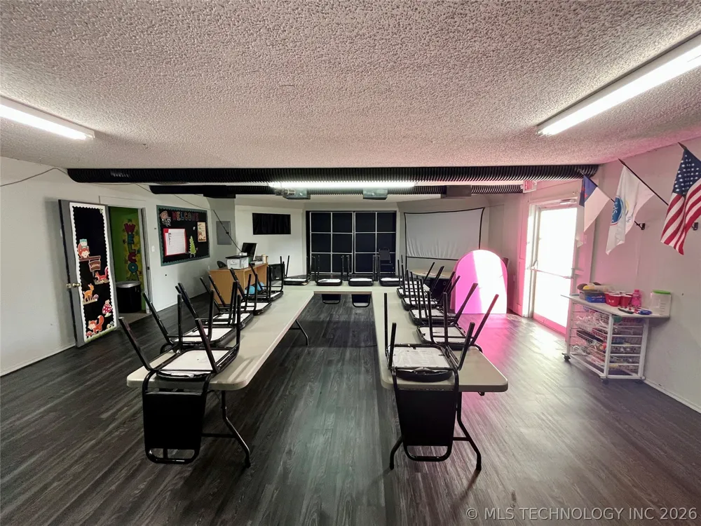 2710 S Cherokee Drive Muskogee, OK 74403