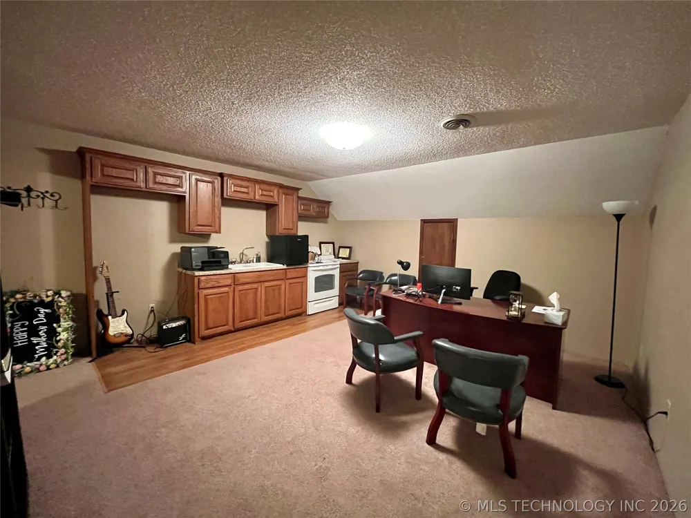 2710 S Cherokee Drive Muskogee, OK 74403