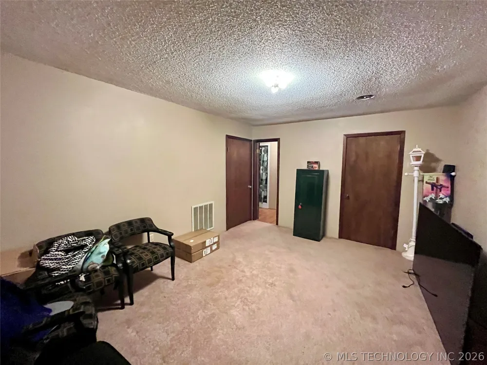 2710 S Cherokee Drive Muskogee, OK 74403