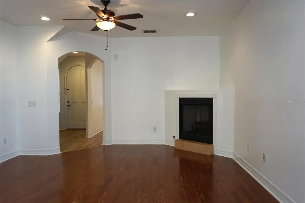 316 34TH AVENUE St Petersburg, FL 33704