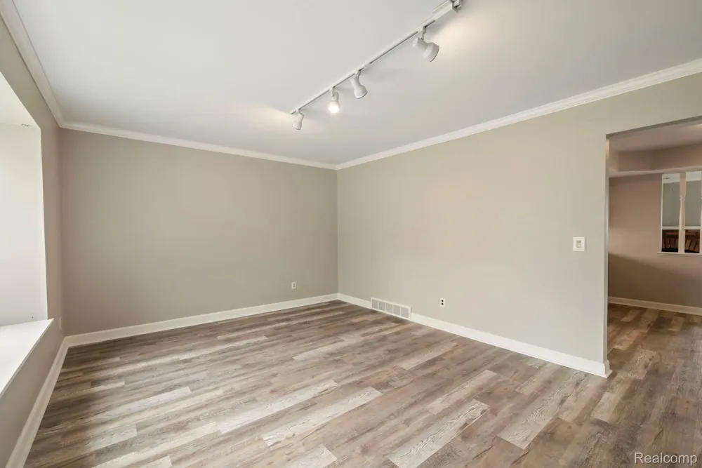 17199 W 13 MILE ROAD Southfield City, MI 48076