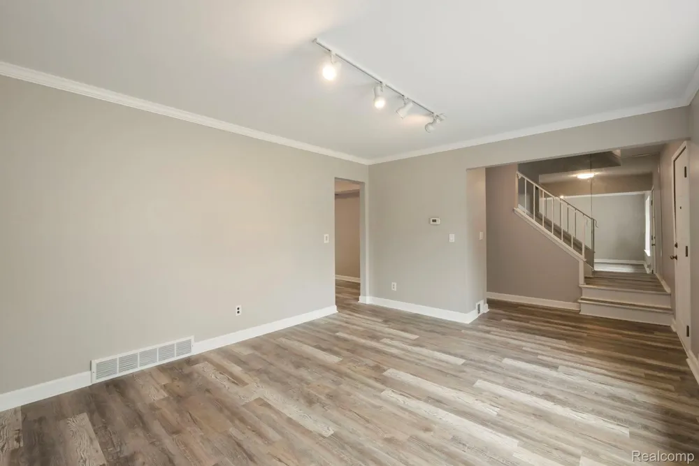 17199 W 13 MILE ROAD Southfield City, MI 48076