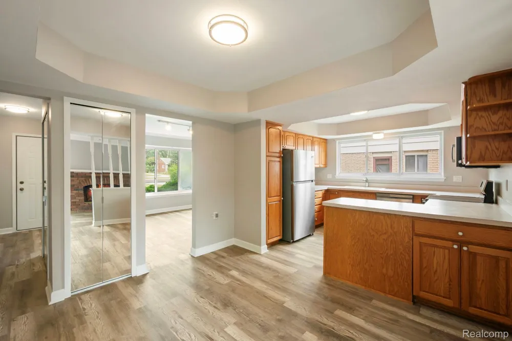 17199 W 13 MILE ROAD Southfield City, MI 48076