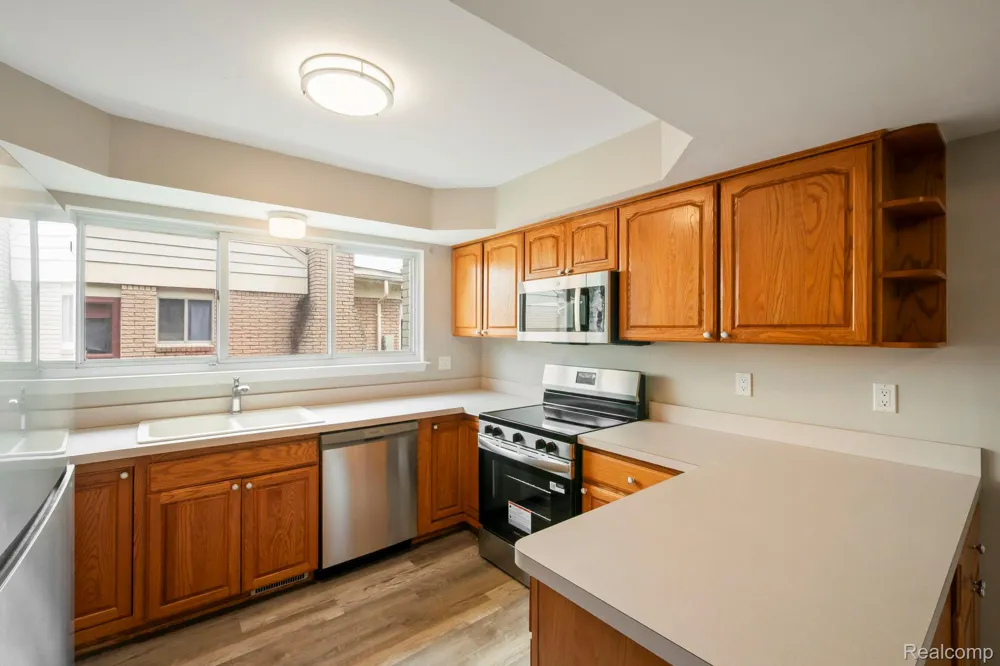 17199 W 13 MILE ROAD Southfield City, MI 48076