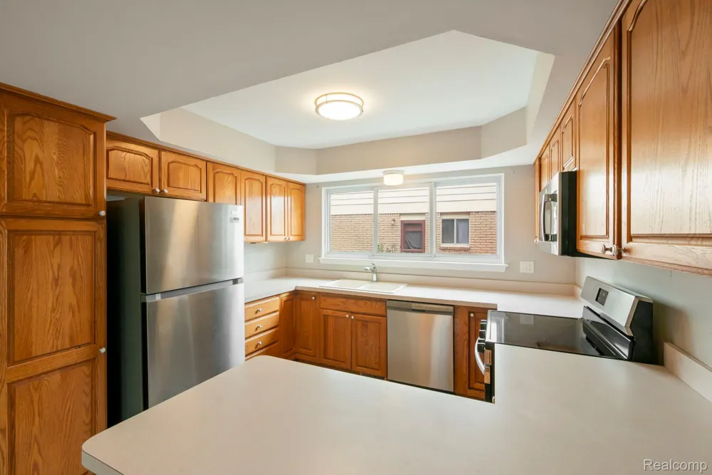 17199 W 13 MILE ROAD Southfield City, MI 48076