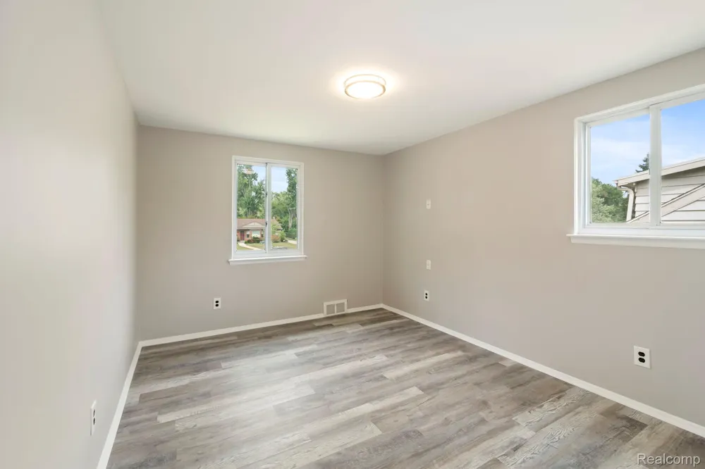 17199 W 13 MILE ROAD Southfield City, MI 48076