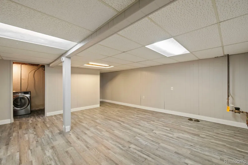 17199 W 13 MILE ROAD Southfield City, MI 48076