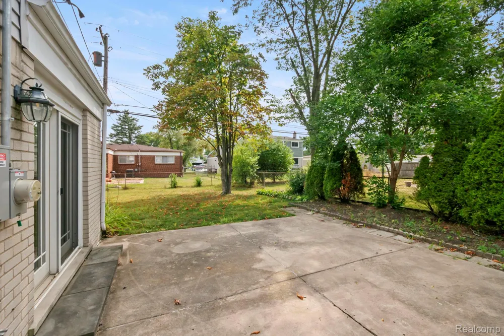 17199 W 13 MILE ROAD Southfield City, MI 48076
