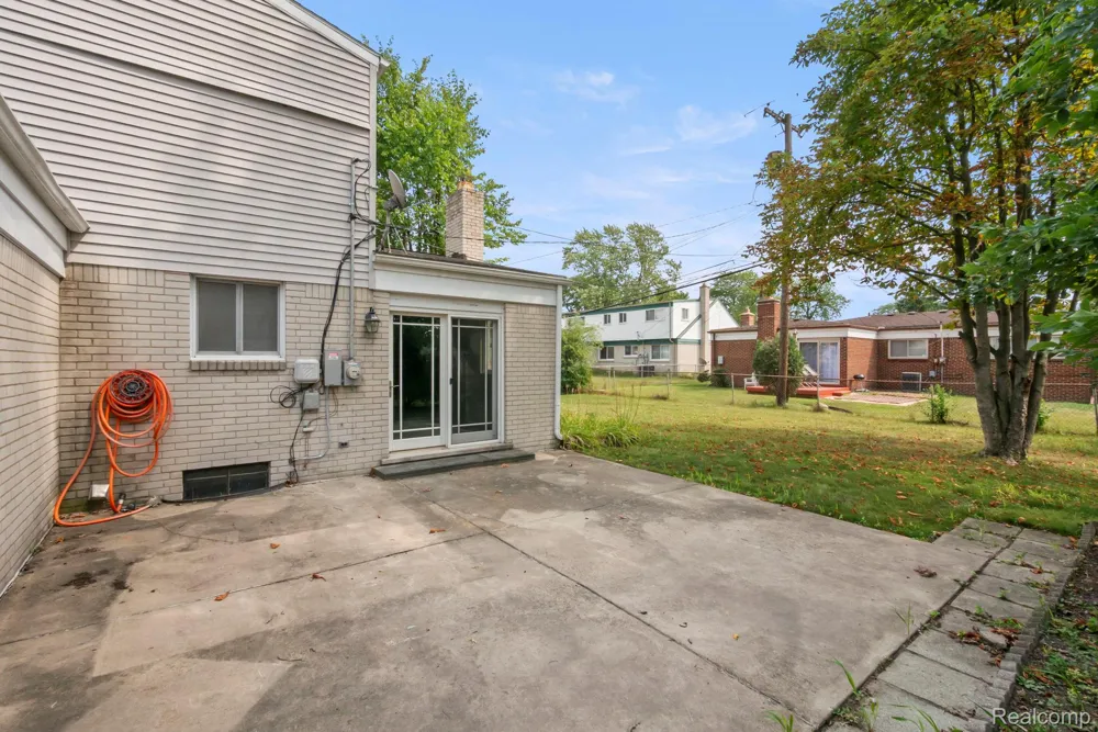 17199 W 13 MILE ROAD Southfield City, MI 48076