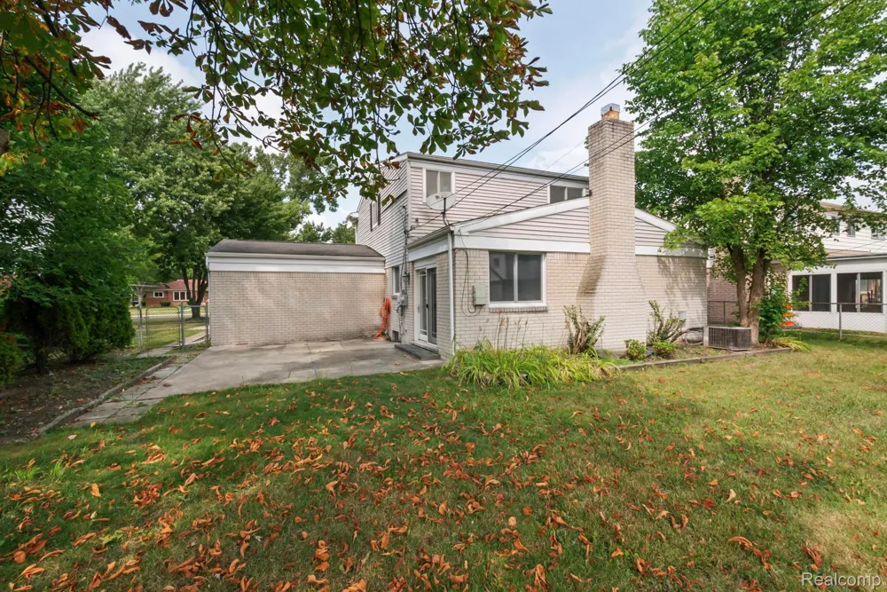 17199 W 13 MILE ROAD Southfield City, MI 48076