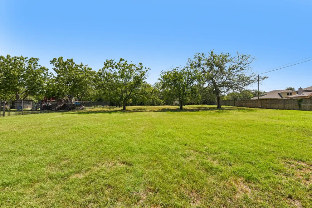 100 Grove Lane Buda, TX 78610