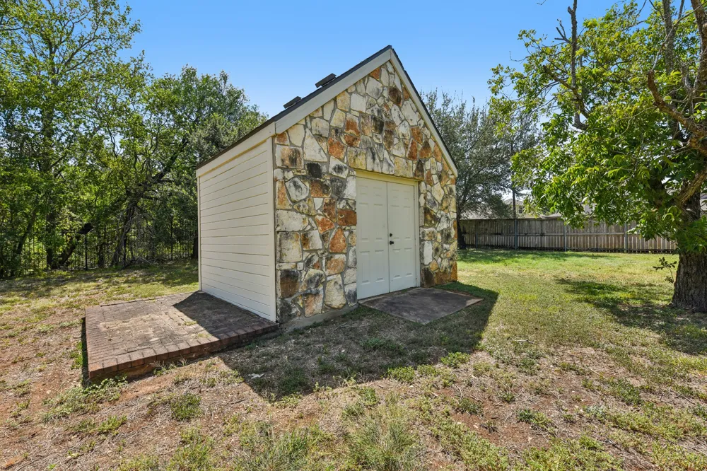 100 Grove Lane Buda, TX 78610