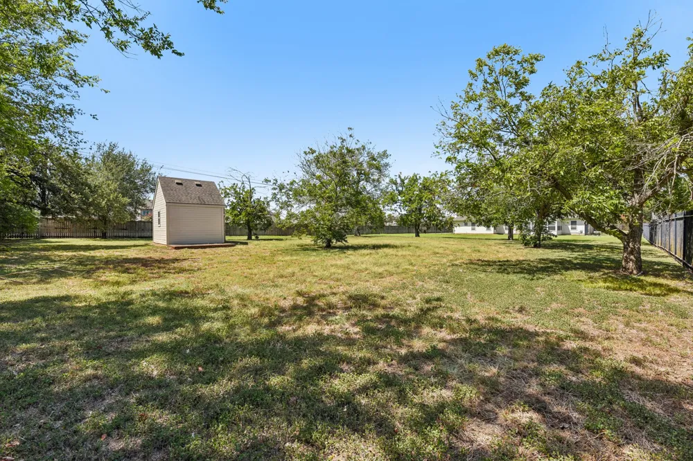100 Grove Lane Buda, TX 78610