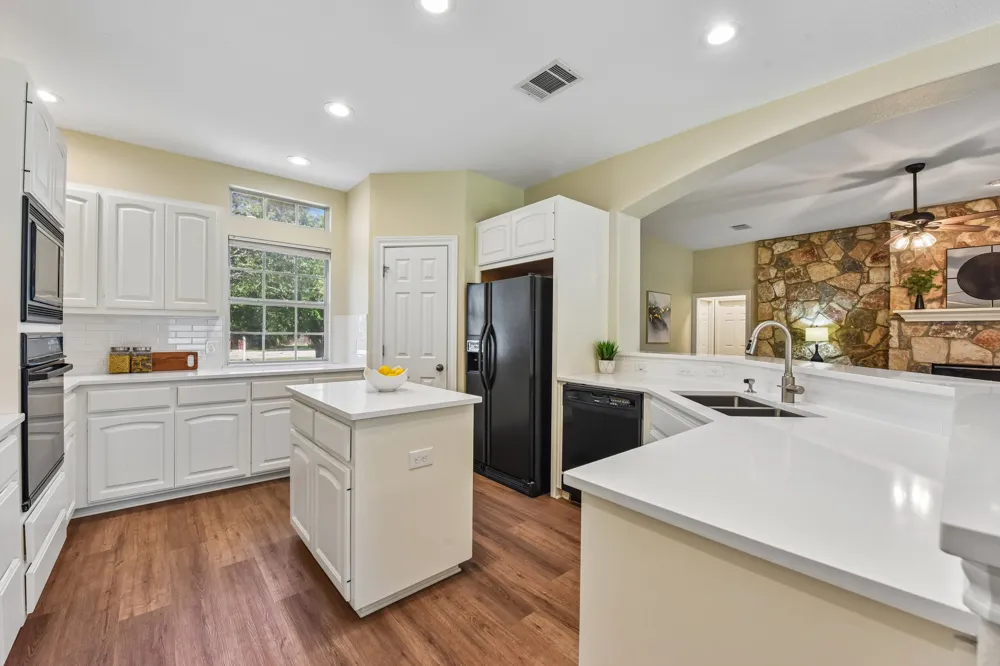 100 Grove Lane Buda, TX 78610