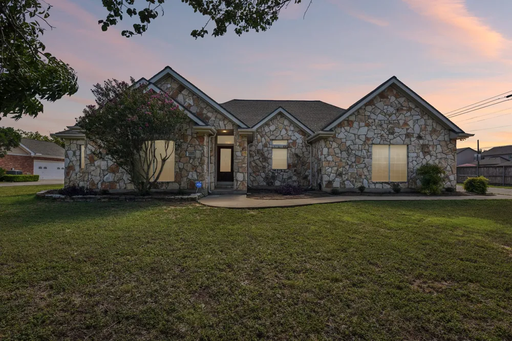 100 Grove Lane Buda, TX 78610