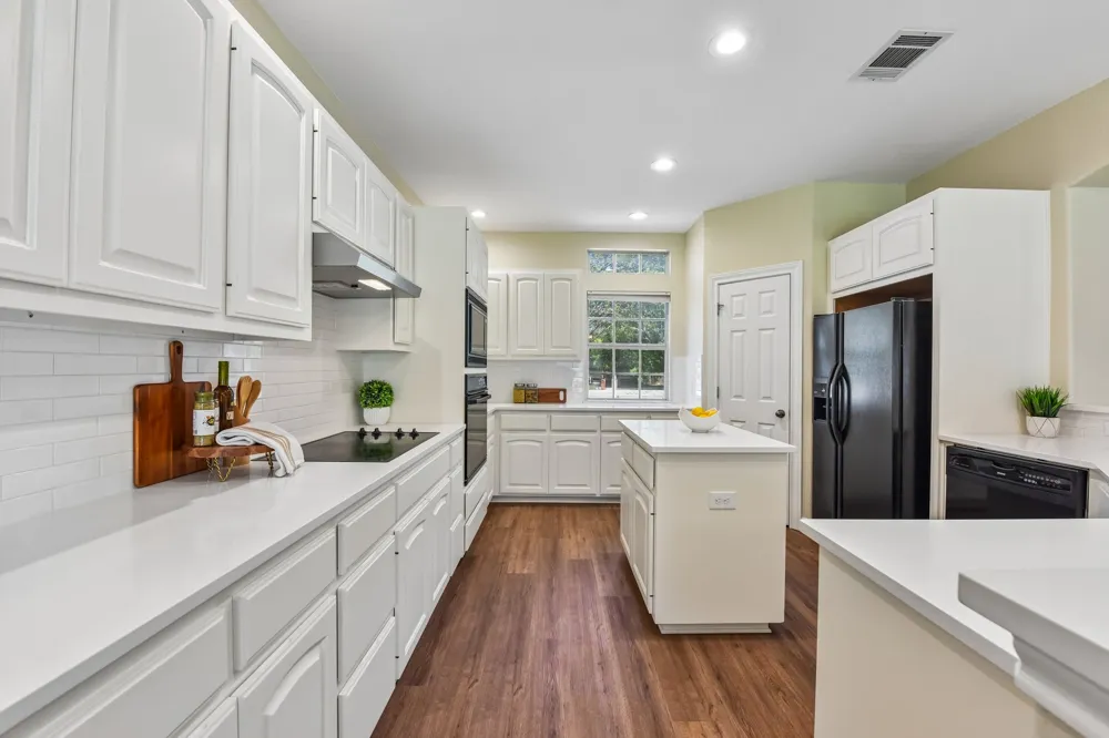 100 Grove Lane Buda, TX 78610