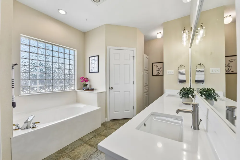 100 Grove Lane Buda, TX 78610