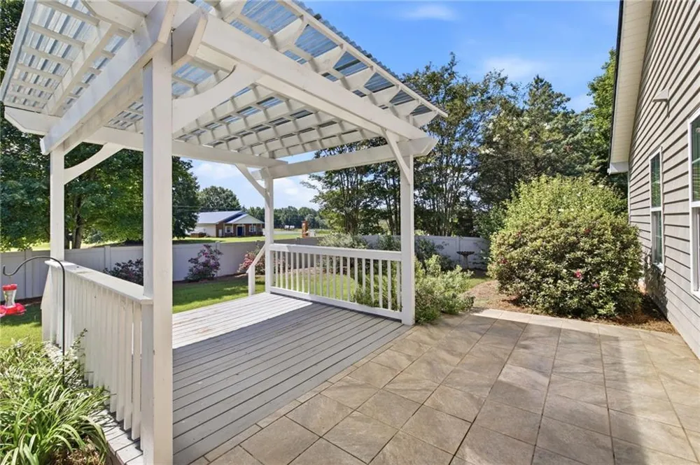 304 Victory Circle Commerce, GA 30529
