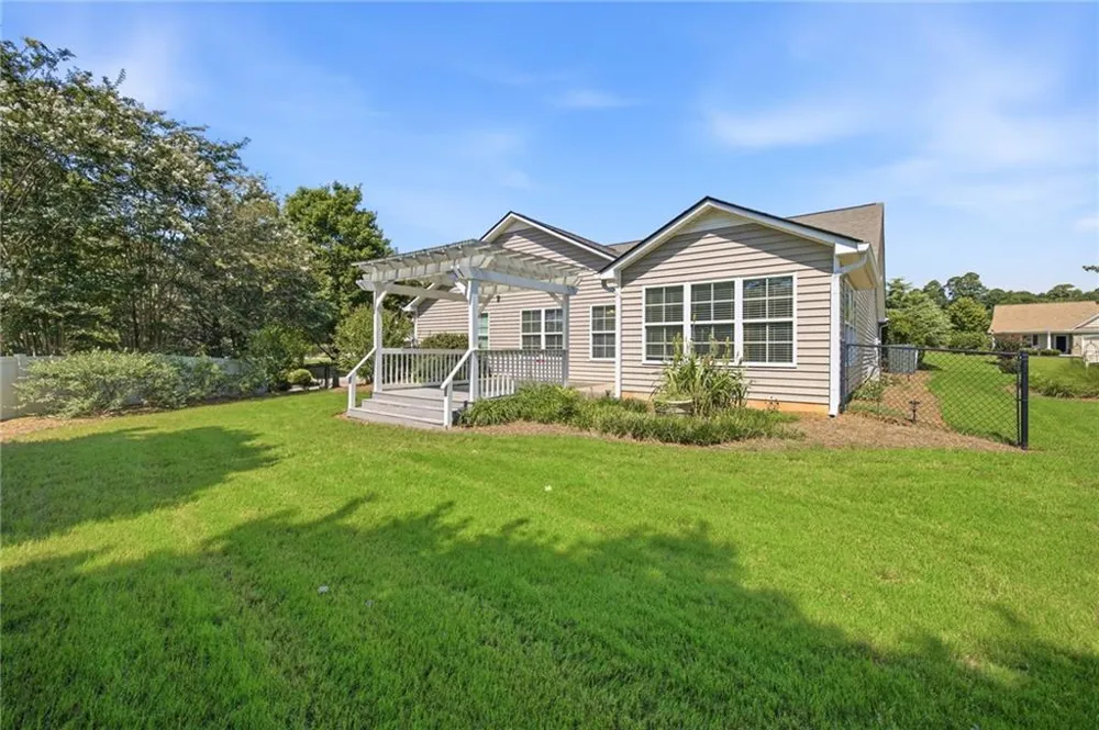 304 Victory Circle Commerce, GA 30529