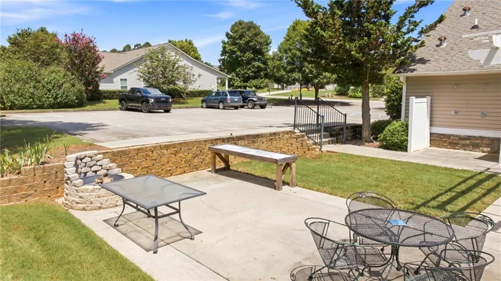 304 Victory Circle Commerce, GA 30529