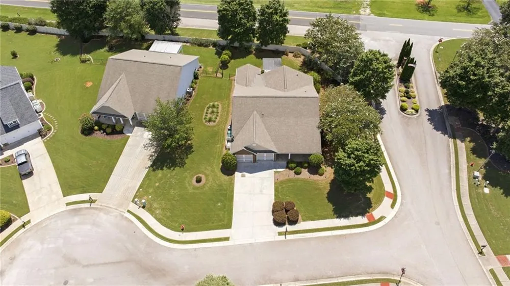 304 Victory Circle Commerce, GA 30529