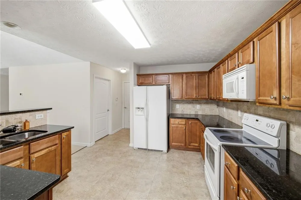 304 Victory Circle Commerce, GA 30529