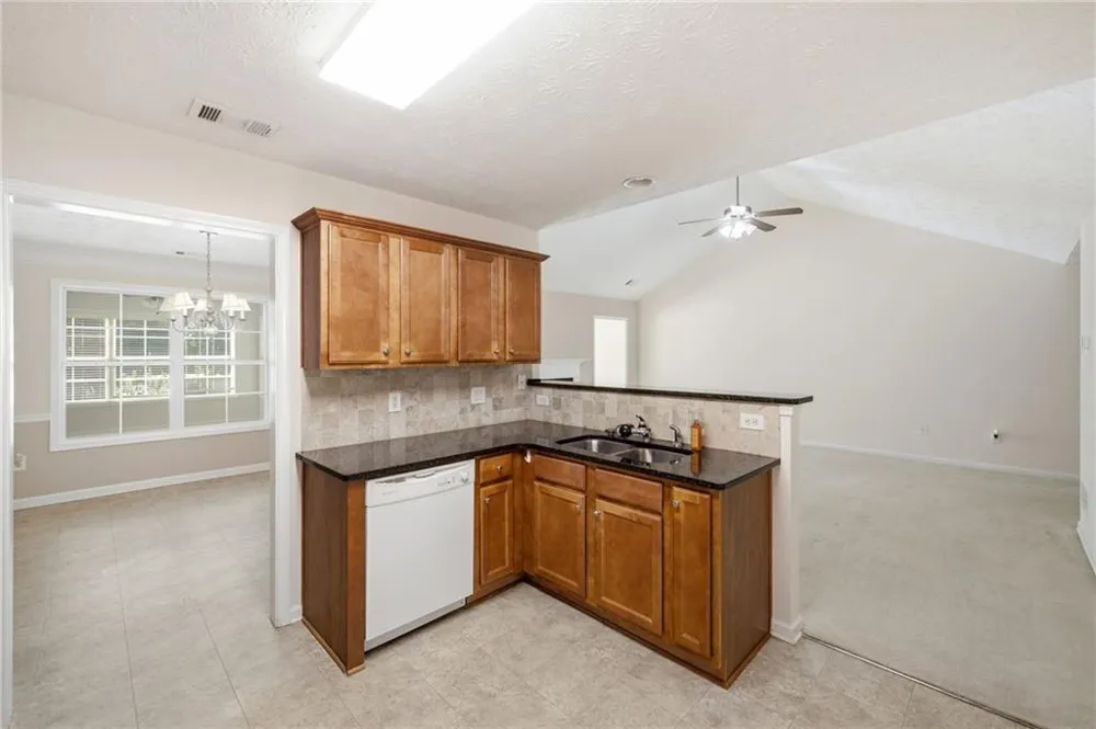 304 Victory Circle Commerce, GA 30529