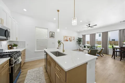 8910 Knoll Leaf Drive