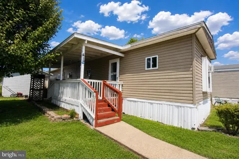 41 ANITA DR