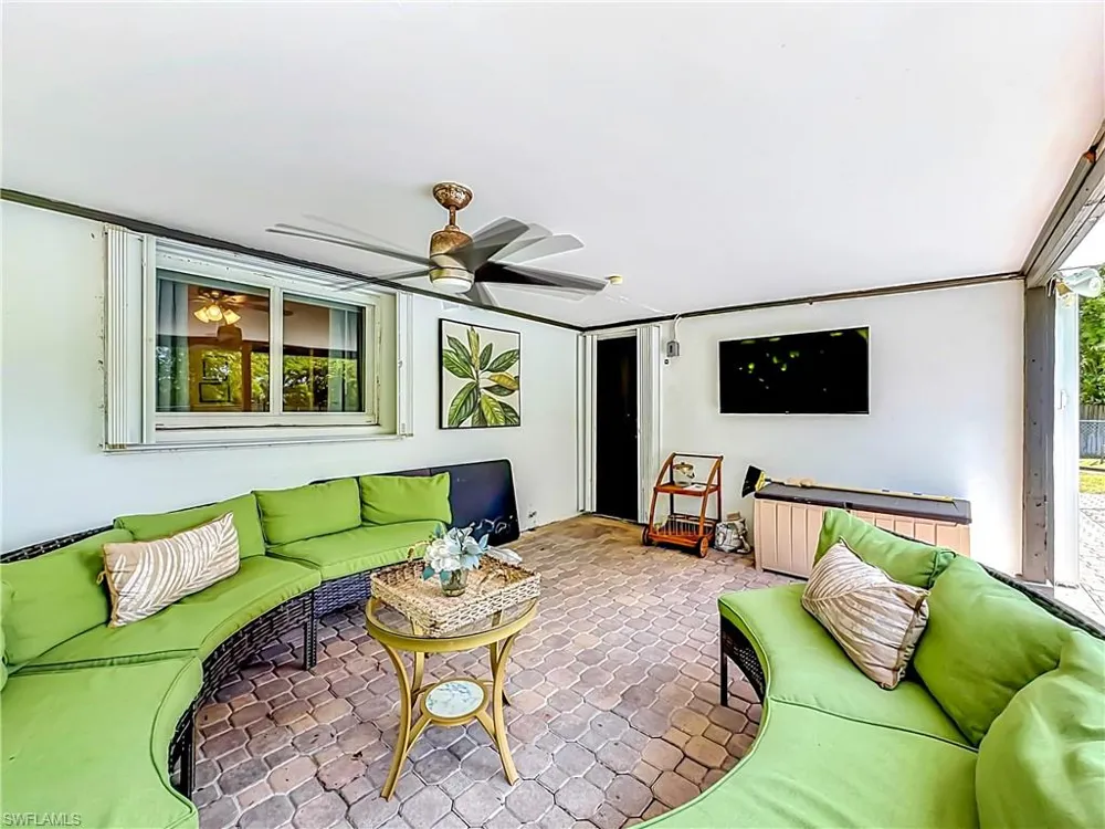7511 42nd Drive NW Coral Springs, FL 33065