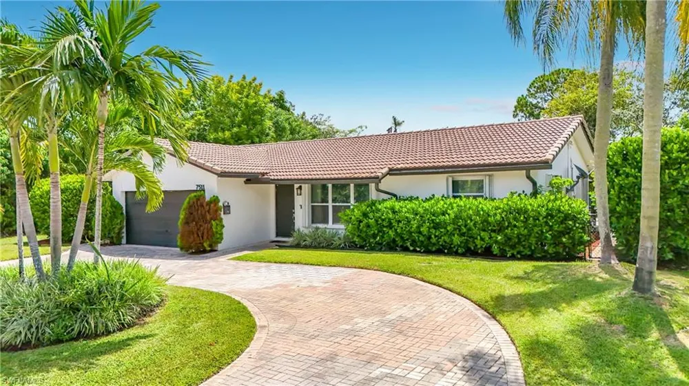7511 42nd Drive NW Coral Springs, FL 33065