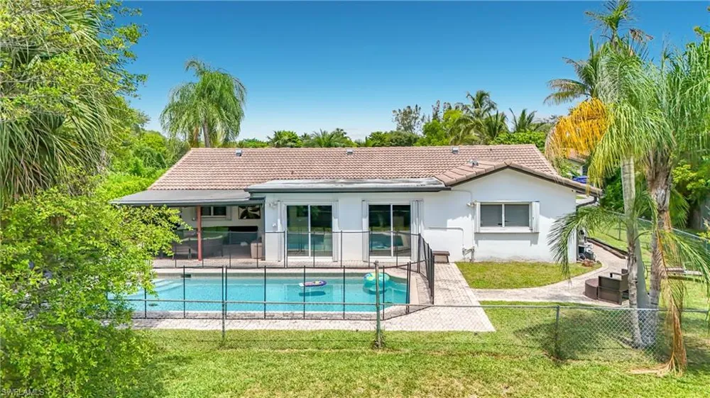 7511 42nd Drive NW Coral Springs, FL 33065