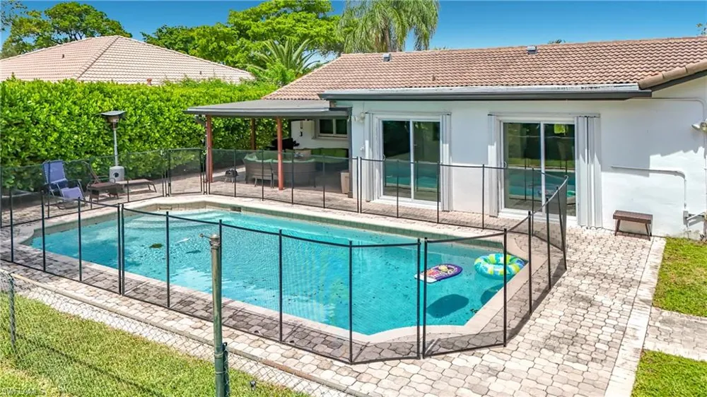 7511 42nd Drive NW Coral Springs, FL 33065