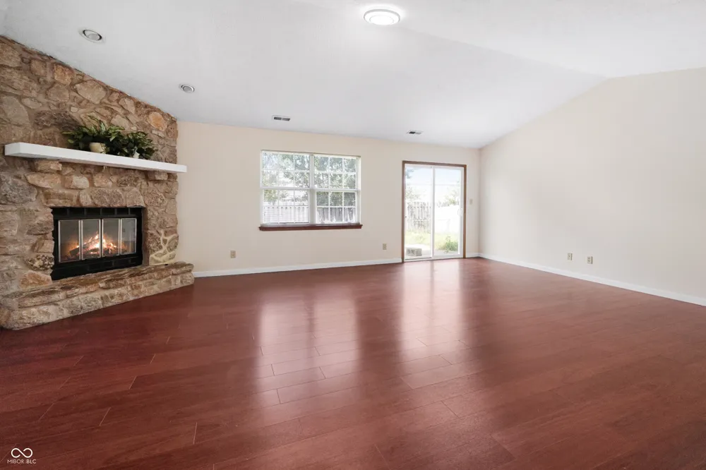 4960 Brookfield Drive Indianapolis, IN 46237