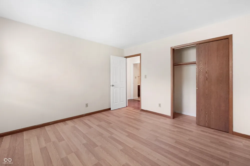 4960 Brookfield Drive Indianapolis, IN 46237