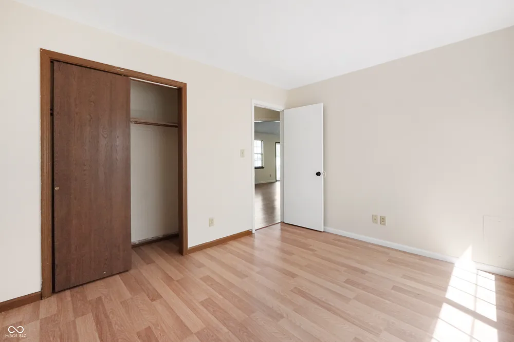 4960 Brookfield Drive Indianapolis, IN 46237