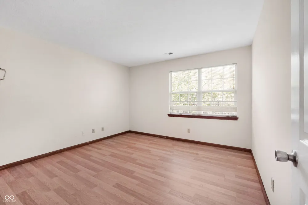 4960 Brookfield Drive Indianapolis, IN 46237