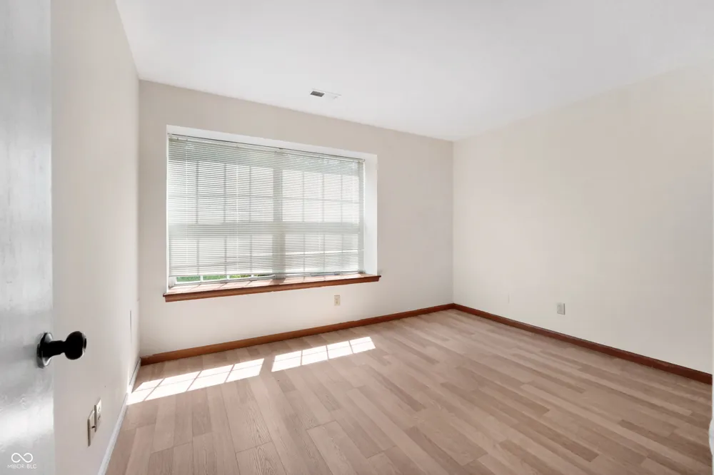 4960 Brookfield Drive Indianapolis, IN 46237