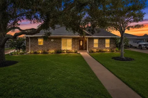 3238 Pintail Street
