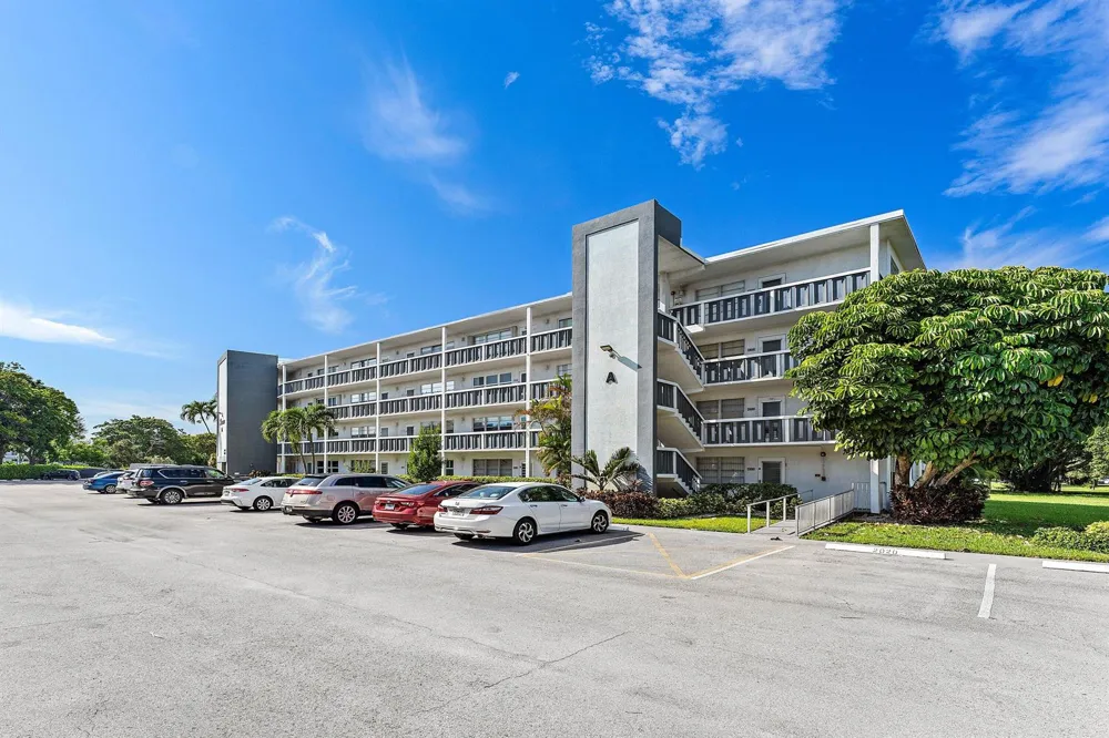 1015 Berkshire A Deerfield Beach, FL 33442