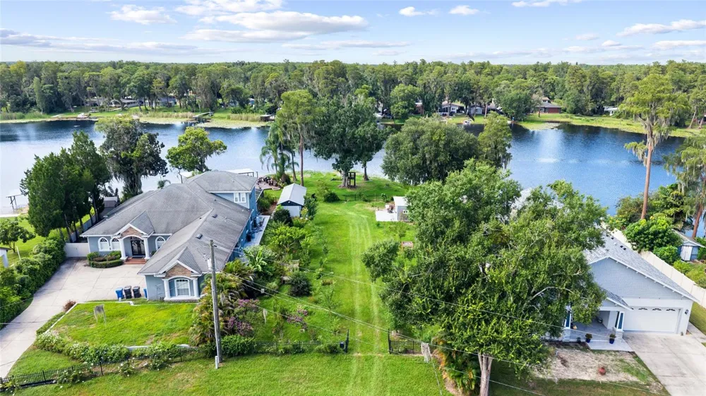 15916 WILLOWDALE ROAD Tampa, FL 33625